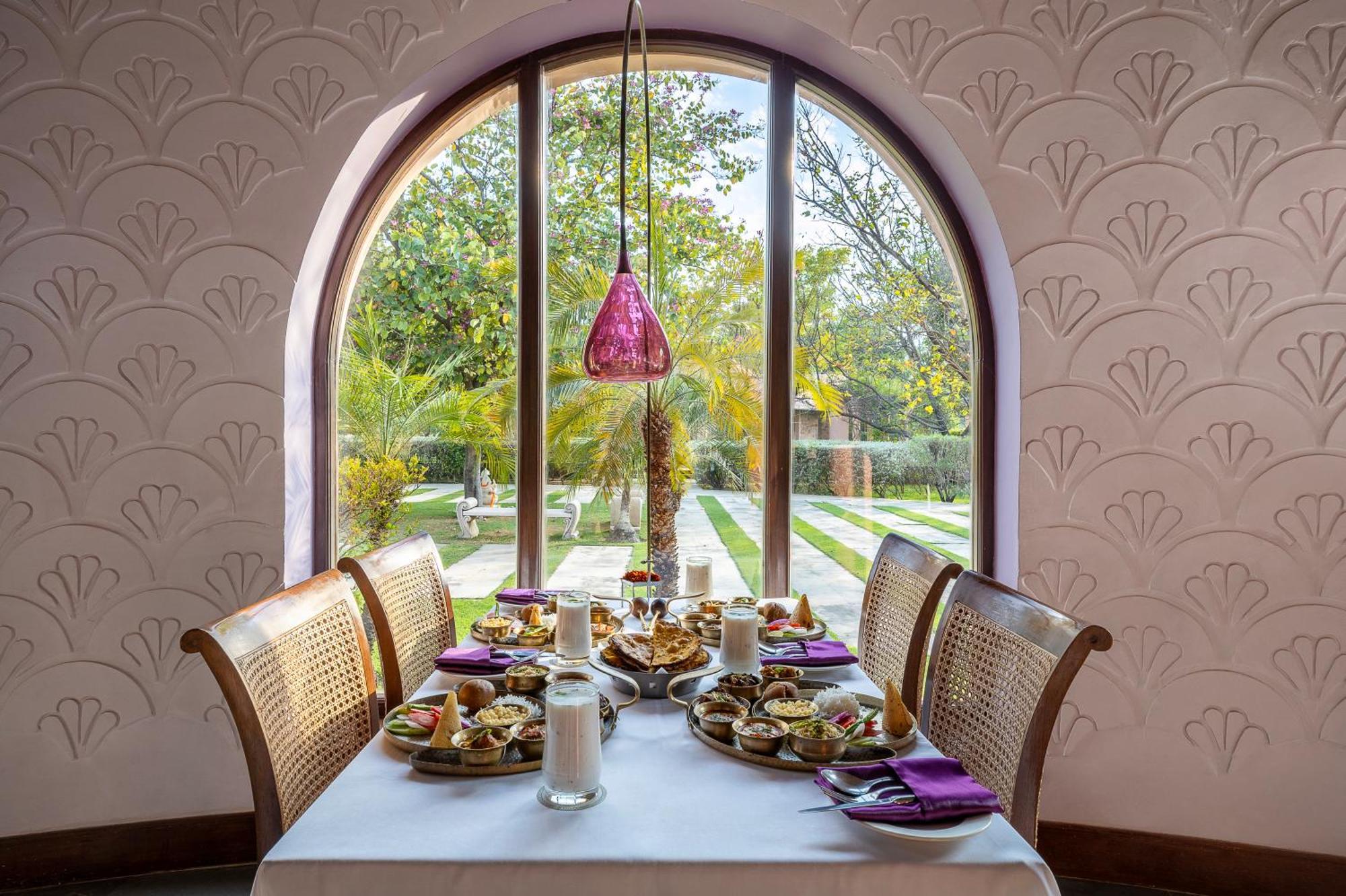 Tree Of Life Resort & Spa Джайпур Екстериор снимка