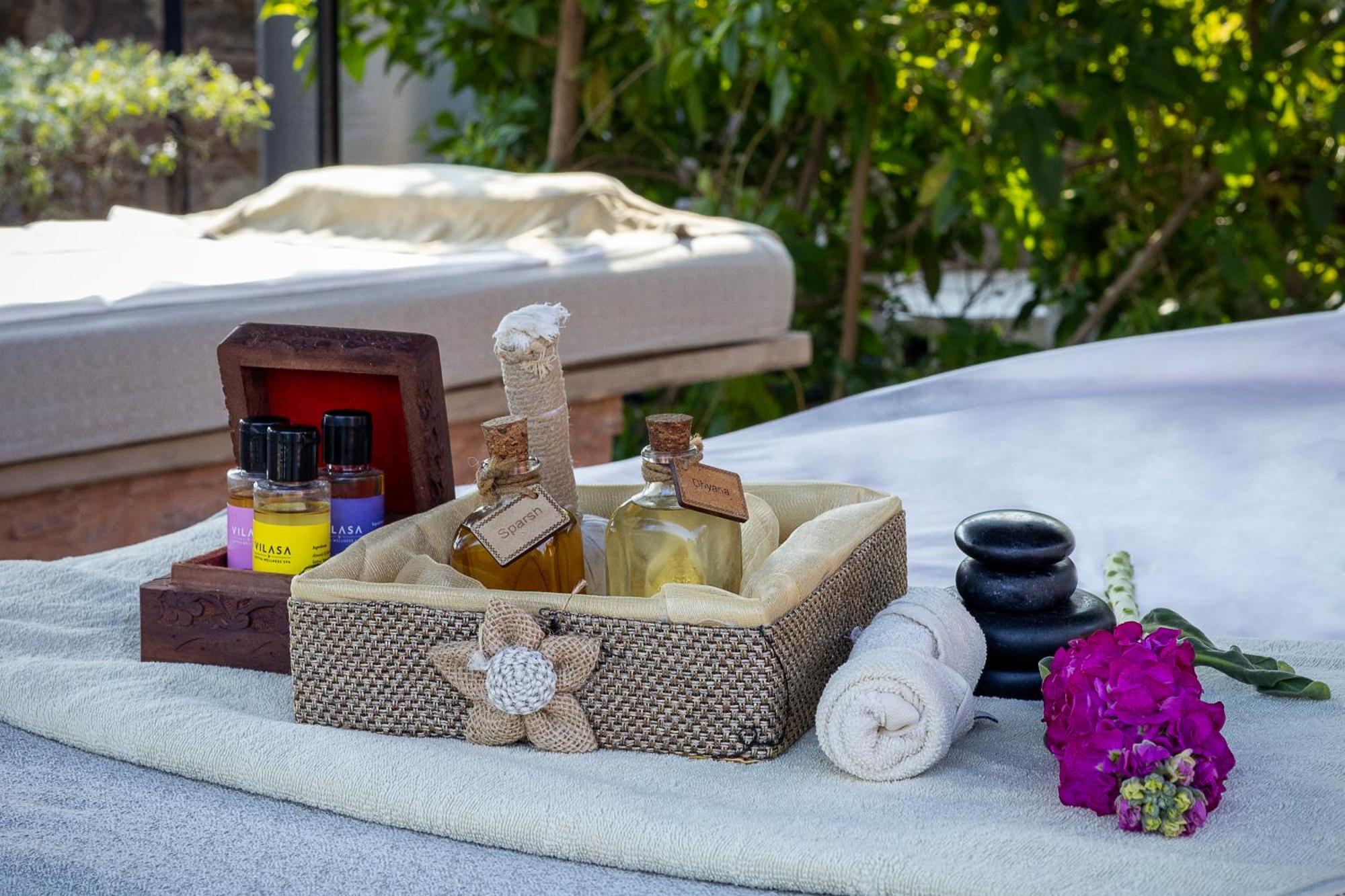 Tree Of Life Resort & Spa Джайпур Екстериор снимка